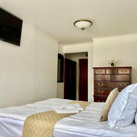 Opera16 Guestrooms Budapest Eksteriør billede