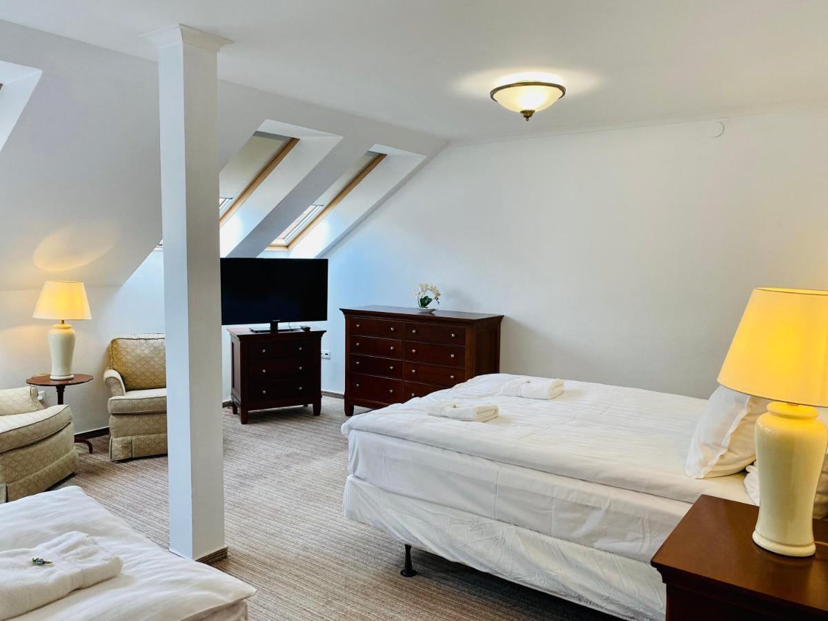 Opera16 Guestrooms Budapest Eksteriør billede