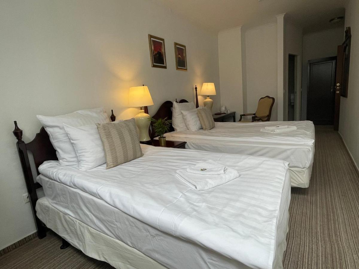 Opera16 Guestrooms Budapest Eksteriør billede