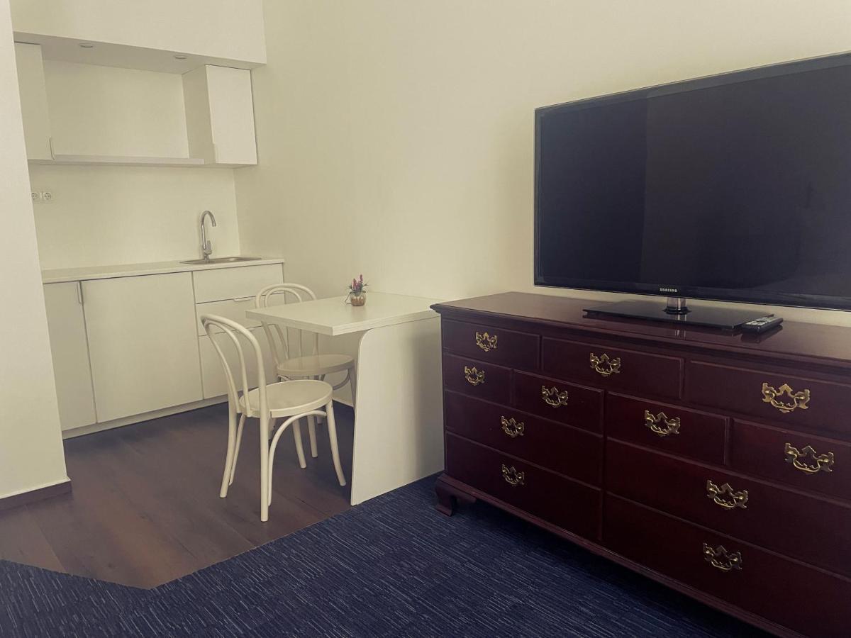 Opera16 Guestrooms Budapest Eksteriør billede