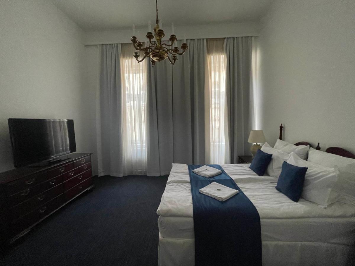 Opera16 Guestrooms Budapest Eksteriør billede
