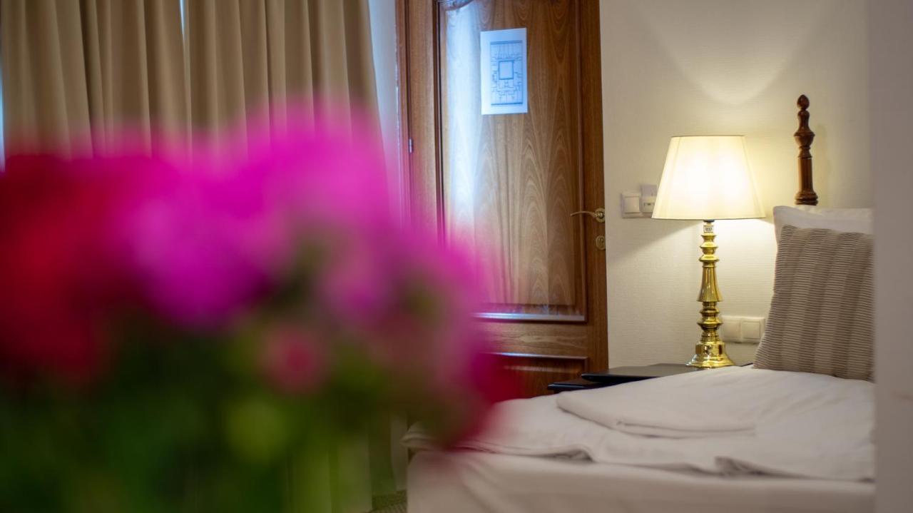 Opera16 Guestrooms Budapest Eksteriør billede