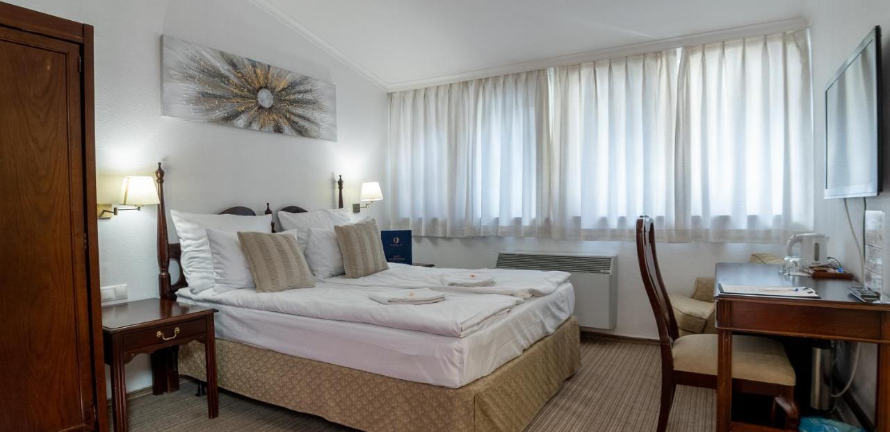 Opera16 Guestrooms Budapest Eksteriør billede