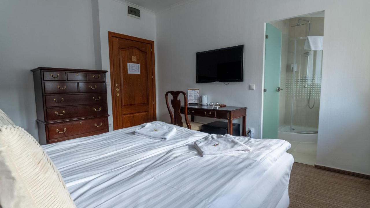 Opera16 Guestrooms Budapest Eksteriør billede