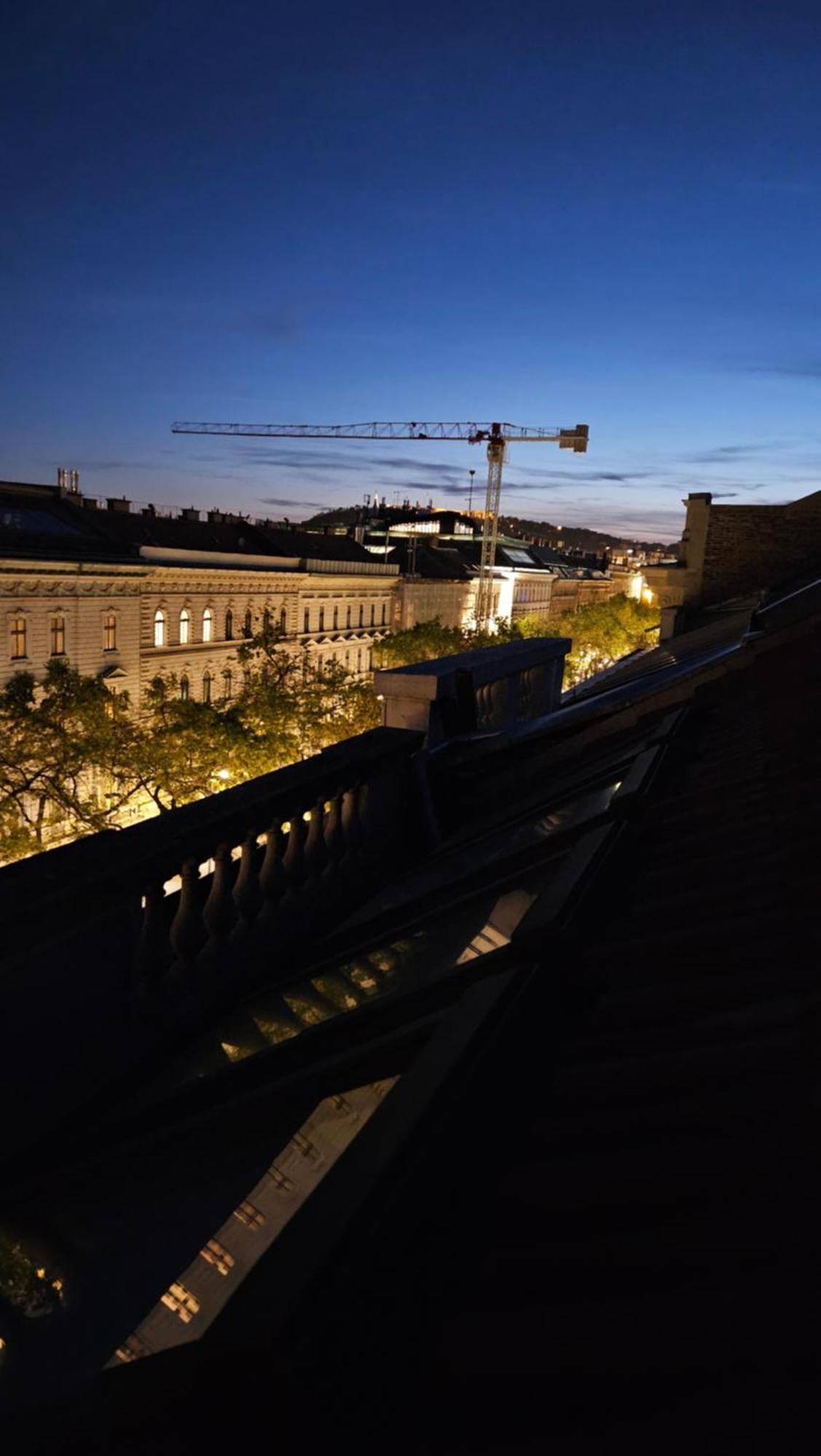 Opera16 Guestrooms Budapest Eksteriør billede
